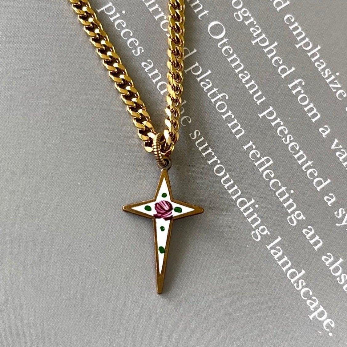 CANDY ROSE CROSS NECKLACE - nctrnl